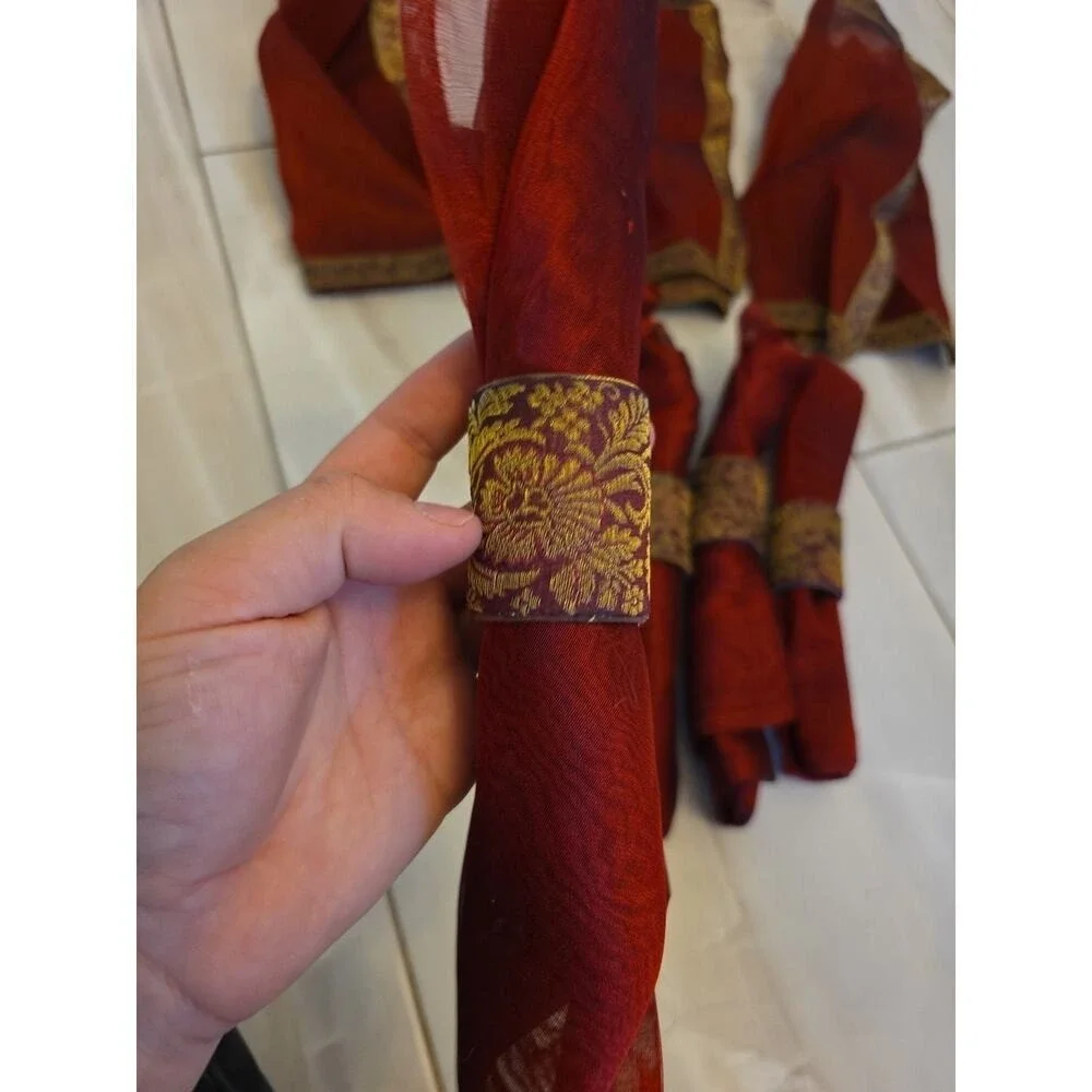 4 Christmas Red Embroidered Square Napkins With Napkin Rings 18